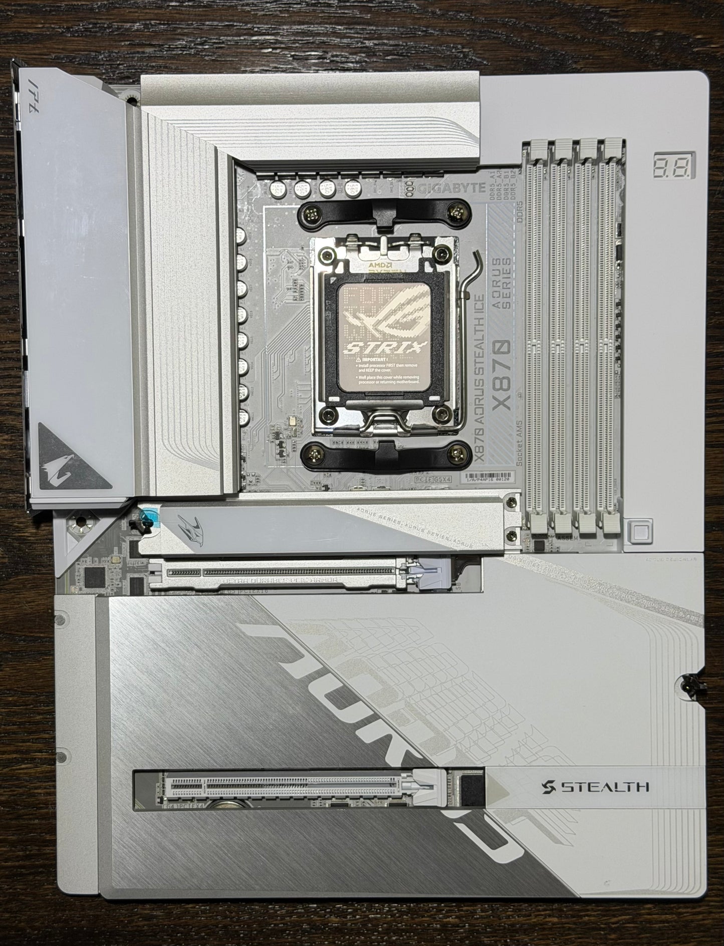 Gigabyte Motherboard B850/X870 Stealth Ice Cover