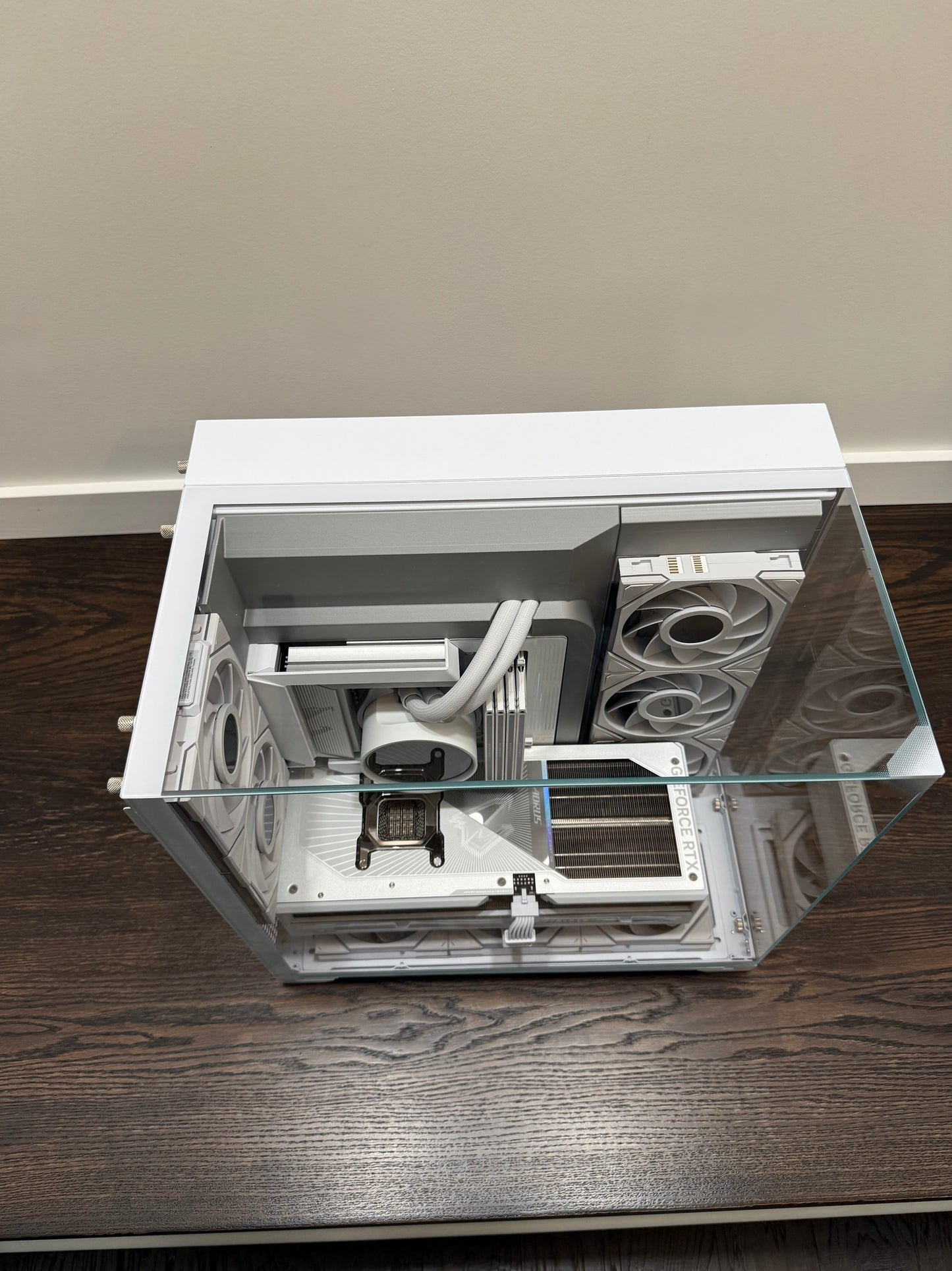 Lian Li O11 Vision Compact Grommet Shroud