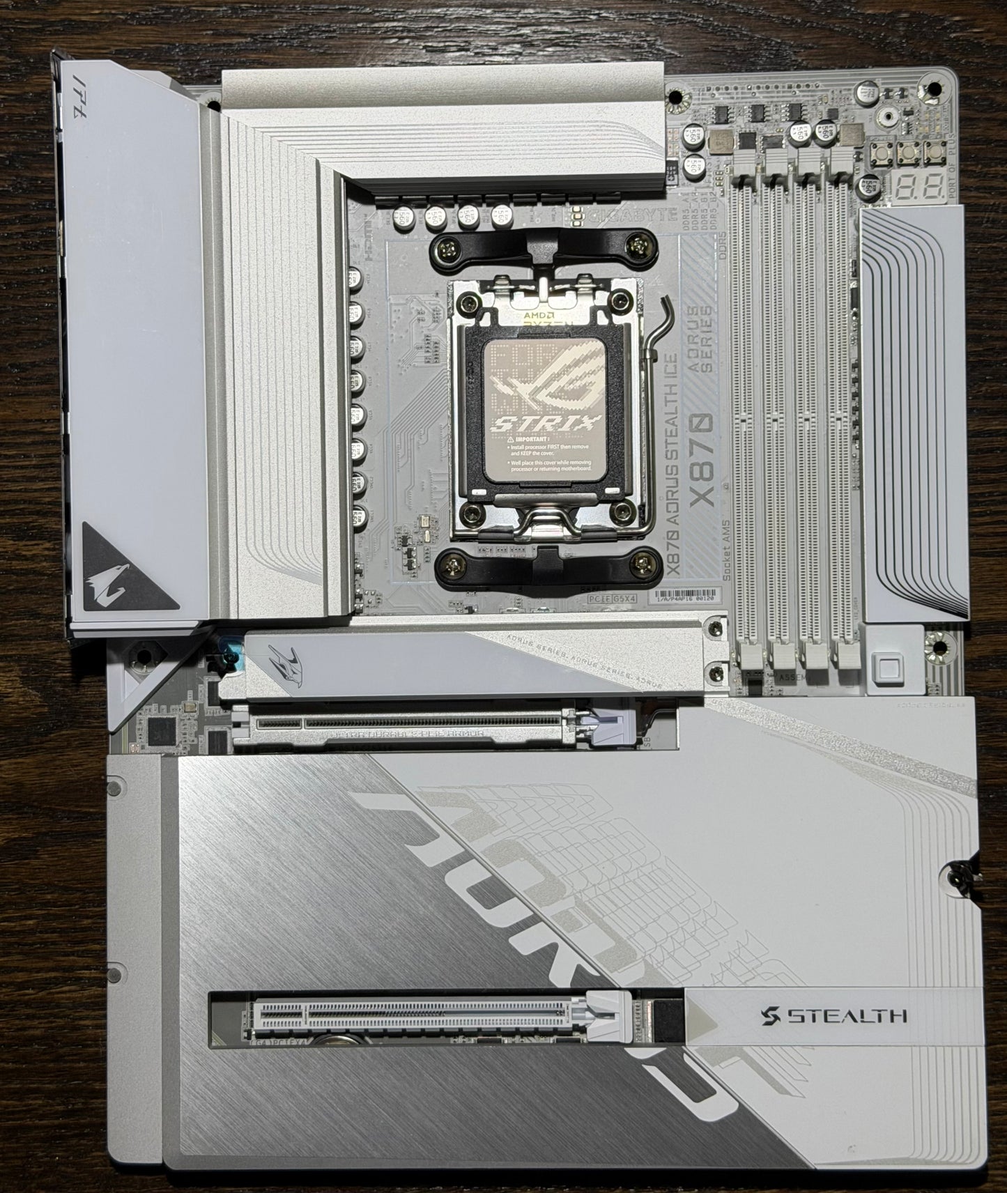 Gigabyte Motherboard B850/X870 Stealth Ice Cover